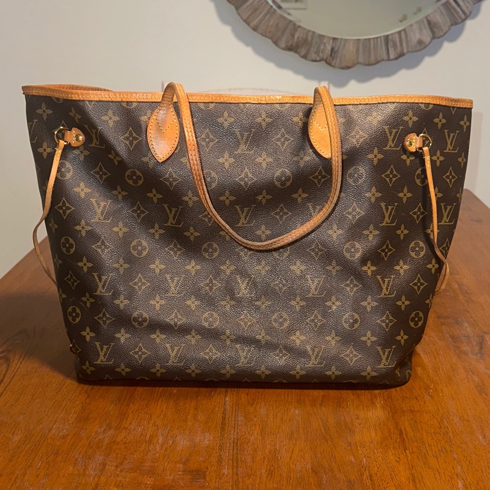 Authentic Louis Vuitton Monogram Neverfull Tote with Pink Interior